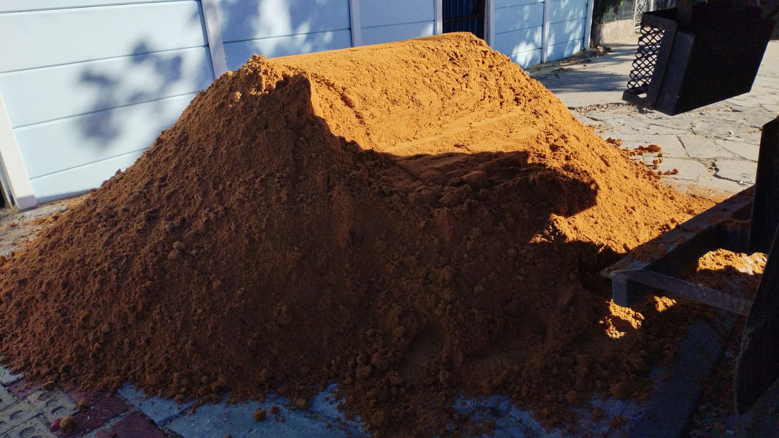 High-quality Malmesbury sand available for all your construction needs.